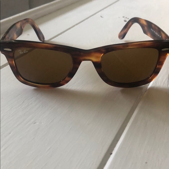 Ray ban wayfarers- classics - Picture 1 of 7